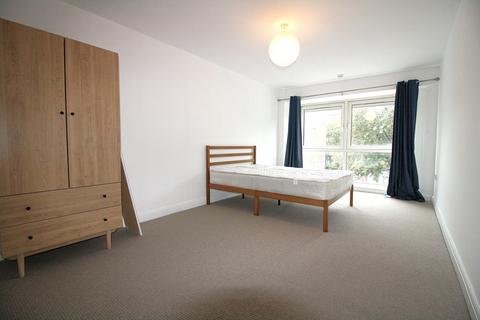 3 bedroom apartment to rent, Royal Plaza, Eldon street, Sheffield, S1 4GB