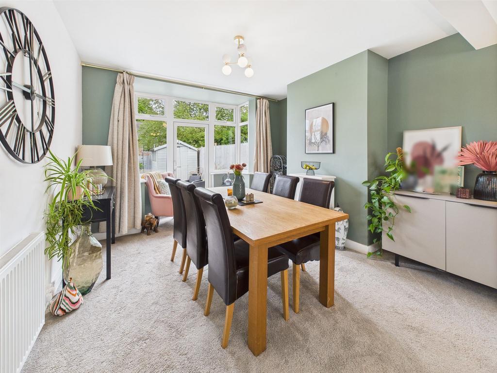 Lounge/Dining Room