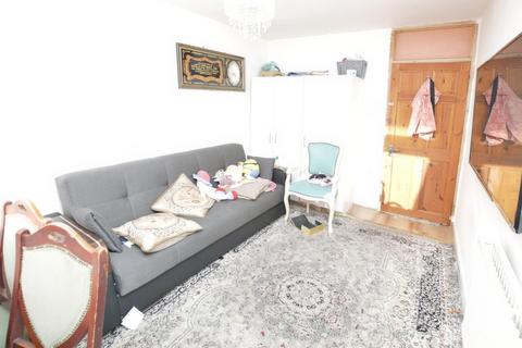 3 bedroom flat for sale, Bigland Street, London