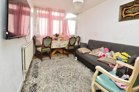 3 bedroom flat for sale, Bigland Street, London