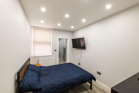 2 bedroom flat to rent, Kingsley Road, Maidstone ME15