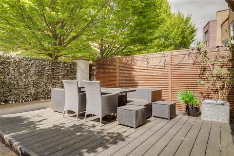 3 bedroom end of terrace house to rent, Archer Mews, London, SW9