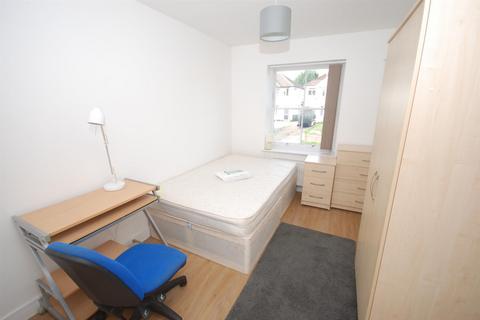 5 bedroom private hall to rent, Heathcote Road, Leamington Spa