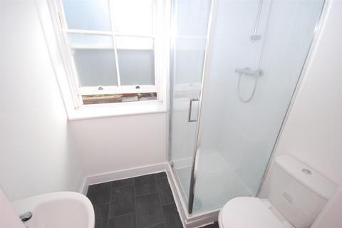 5 bedroom private hall to rent, Heathcote Road, Leamington Spa
