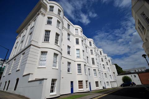 2 bedroom apartment to rent, Clarence Mansions, Leamington Spa