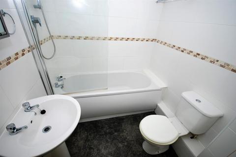5 bedroom private hall to rent, Old Warwick Road, Leamington Spa