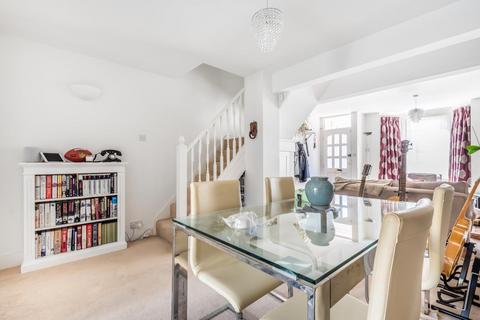 2 bedroom terraced house to rent, Queens Road