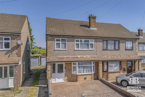 31 Epping Close, Romford, RM7 8BH