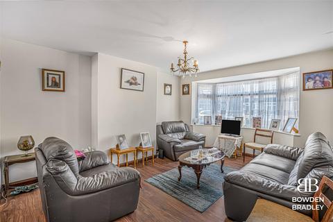 31 Epping Close, Romford, RM7 8BH