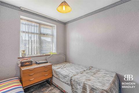 31 Epping Close, Romford, RM7 8BH