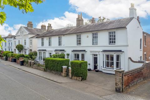 4 bedroom semi-detached house for sale, Kimbolton Road Bedford, Bedfordshire, MK40 2NR