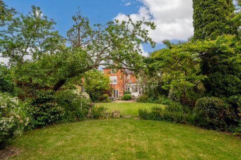 4 bedroom semi-detached house for sale, Kimbolton Road Bedford, Bedfordshire, MK40 2NR