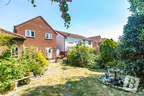 3 bedroom detached house for sale, Fontwell Park Gardens, Hornchurch, RM12