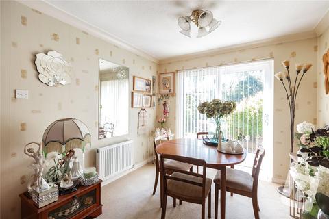 3 bedroom detached house for sale, Fontwell Park Gardens, Hornchurch, RM12