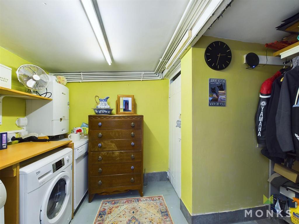 CAM01420 G0-PR0474-STILL001.jpg