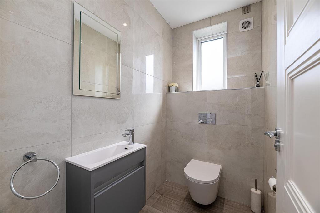 BROOK-FARM-BATHROOM-2.jpg