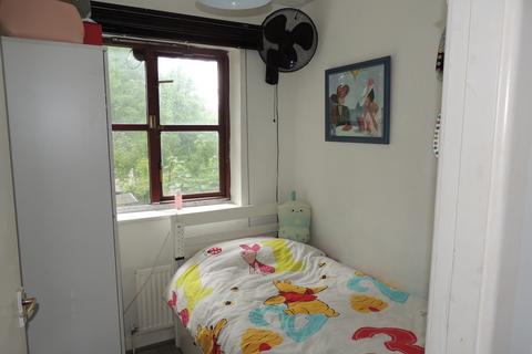 6 Bradney Close, Manchester, M9 8WN