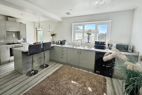 4 bedroom semi-detached house for sale, Derllwyn Road, Tondu, Bridgend, CF32