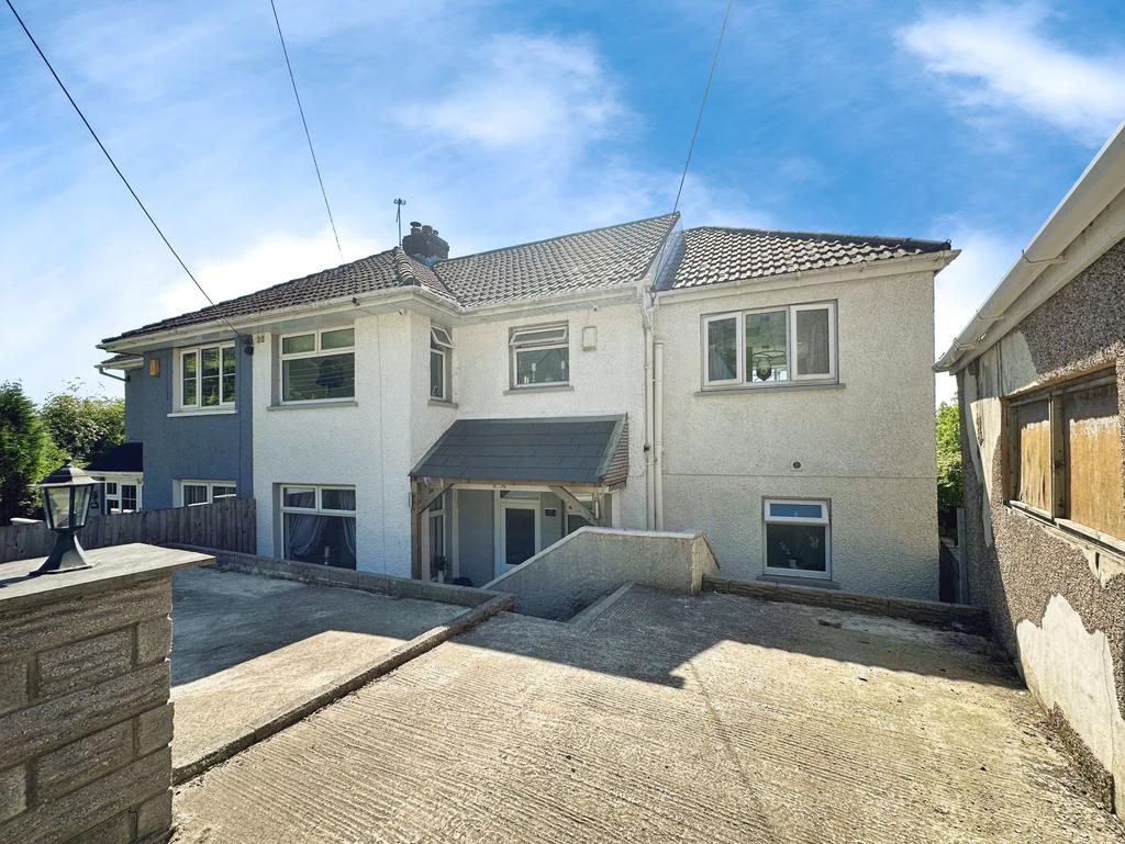 4 bedroom semi-detached house for sale