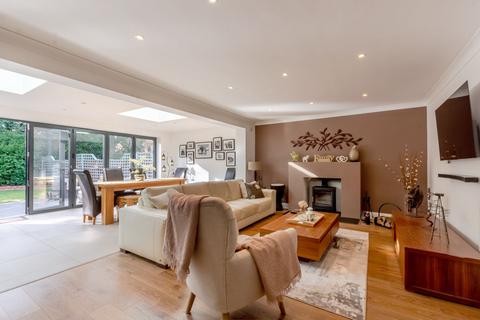 2 Rangeworth Place, Sidcup, DA15 7JE