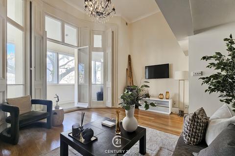 2 bedroom flat for sale, Queen's Gate, South Kensington, London, SW7