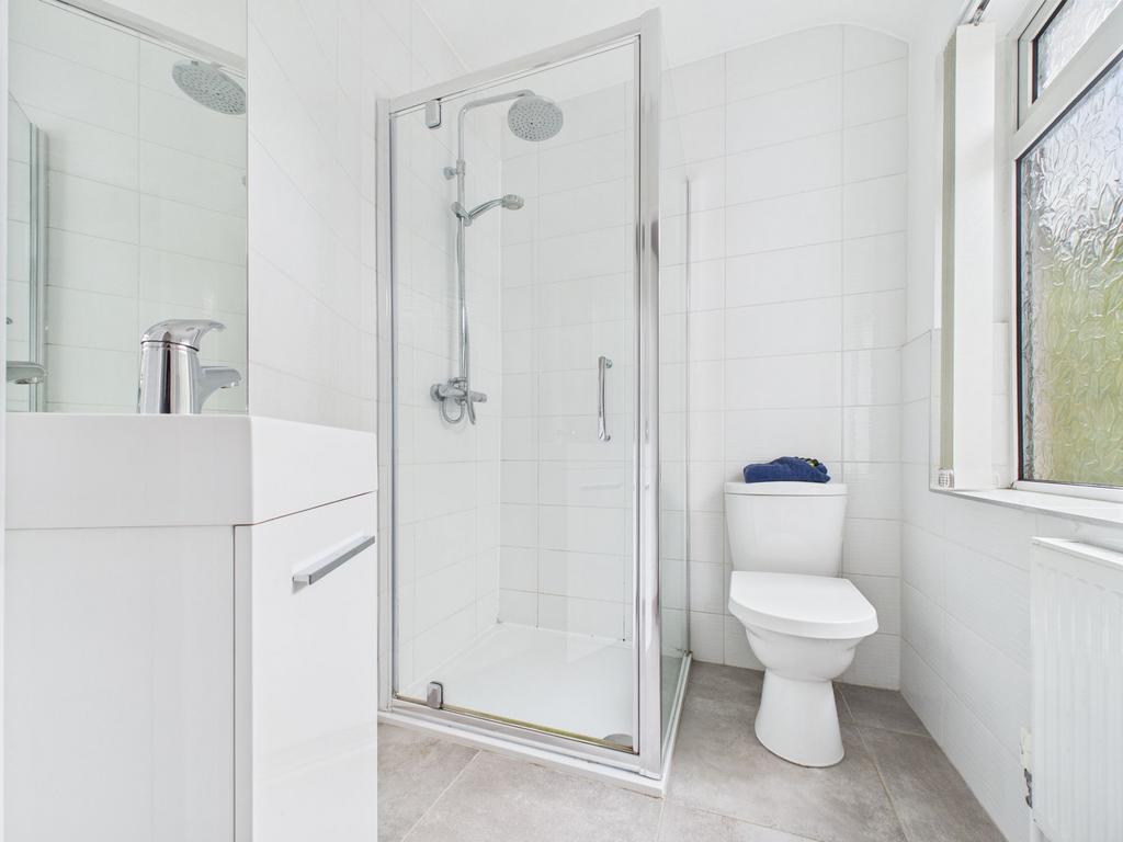 En-suite (Ground Floor Bedroom Four)