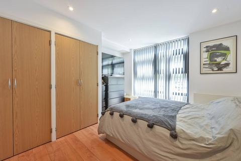 2 bedroom flat for sale, Whitelands Crescent, Putney, London, SW18