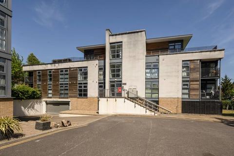 Whitelands Crescent, Putney, London, SW18