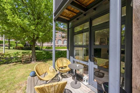 Whitelands Crescent, Putney, London, SW18