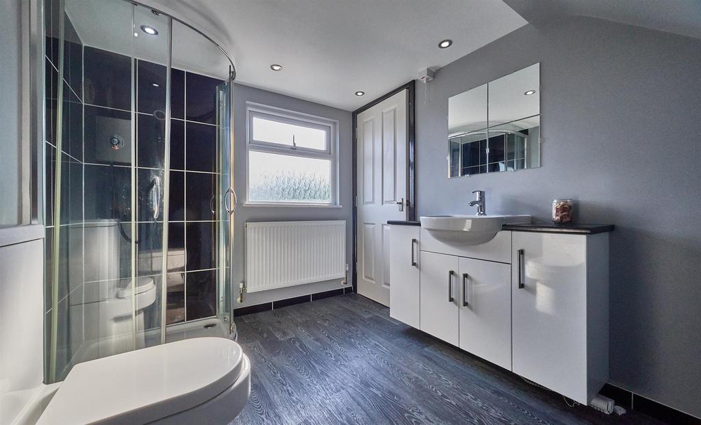 En suite shower room