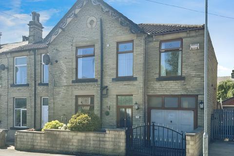 4 bedroom end of terrace house for sale, Clarence Street, Cleckheaton, BD19
