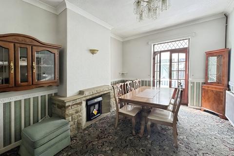 4 bedroom end of terrace house for sale, Clarence Street, Cleckheaton, BD19