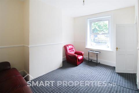2 bedroom terraced house to rent, Beech Street, Huddersfield HD1