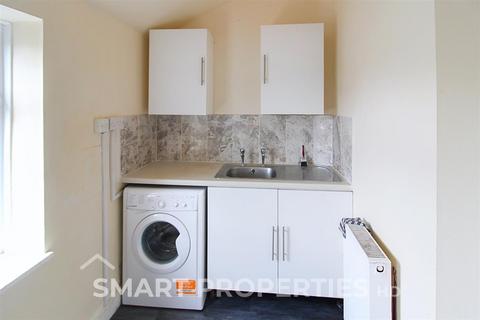 2 bedroom terraced house to rent, Beech Street, Huddersfield HD1