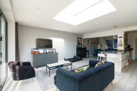 4 bedroom semi-detached house to rent, Downhurst Avenue, Mill Hill, NW7