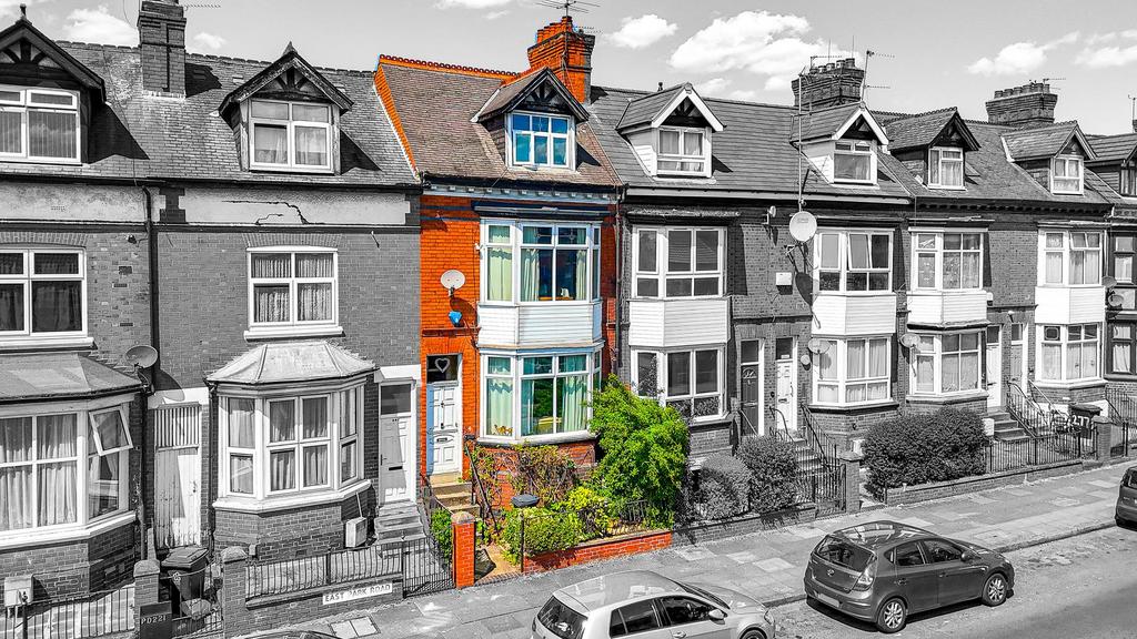 Detached coach house