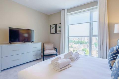 2 bedroom flat to rent, Westferry Circus, London E14