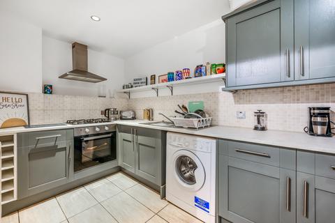 2 bedroom apartment for sale, at Brooklands Court, 460 Wandsworth Road, London SW8