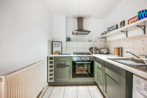 2 bedroom apartment for sale, at Brooklands Court, 460 Wandsworth Road, London SW8