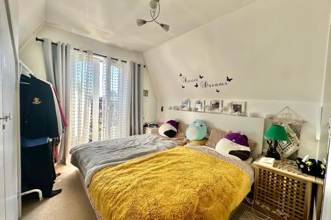 2 bedroom apartment for sale, Hawthorn House,  Gooshays Gardens, Romford