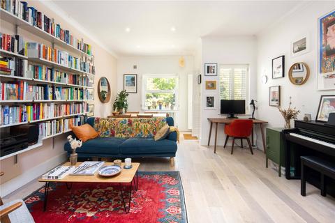 36a Dunlace Road, London, E5 0NE
