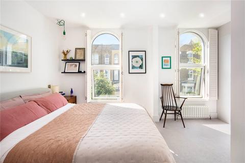 36a Dunlace Road, London, E5 0NE