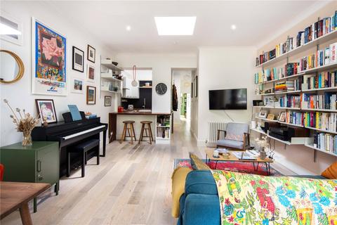 36a Dunlace Road, London, E5 0NE