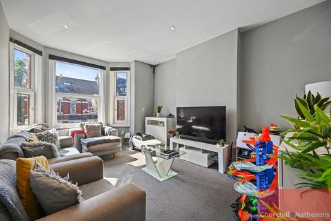 3 bedroom maisonette for sale, Harlesden Gardens, London, NW10 4