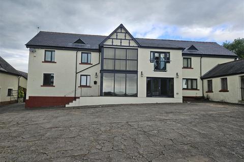 5 bedroom link detached house for sale, The Basrn, Gadairwen House, Groesfaen,