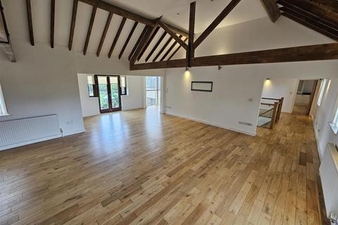 5 bedroom link detached house for sale, The Basrn, Gadairwen House, Groesfaen,