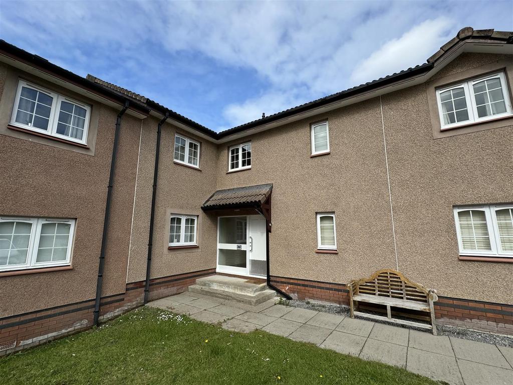 Rear of flats.jpg