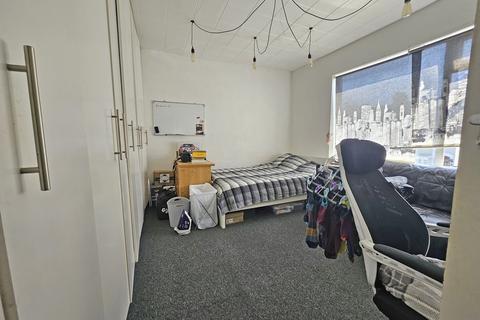 2 bedroom flat to rent, , Ilford, Essex, IG1