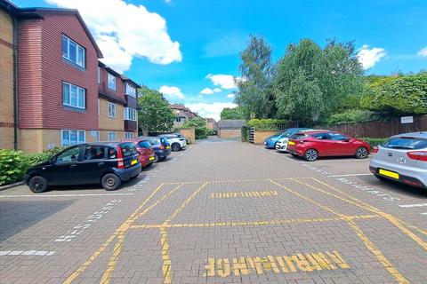 2 bedroom apartment for sale, Pembroke Lodge, Du Cros Drive, Stanmore, HA7