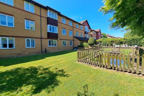 2 bedroom apartment for sale, Pembroke Lodge, Du Cros Drive, Stanmore, HA7